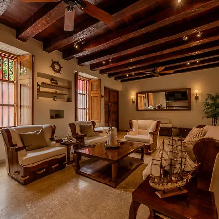 Casa Romi - Spectacular House In The Center