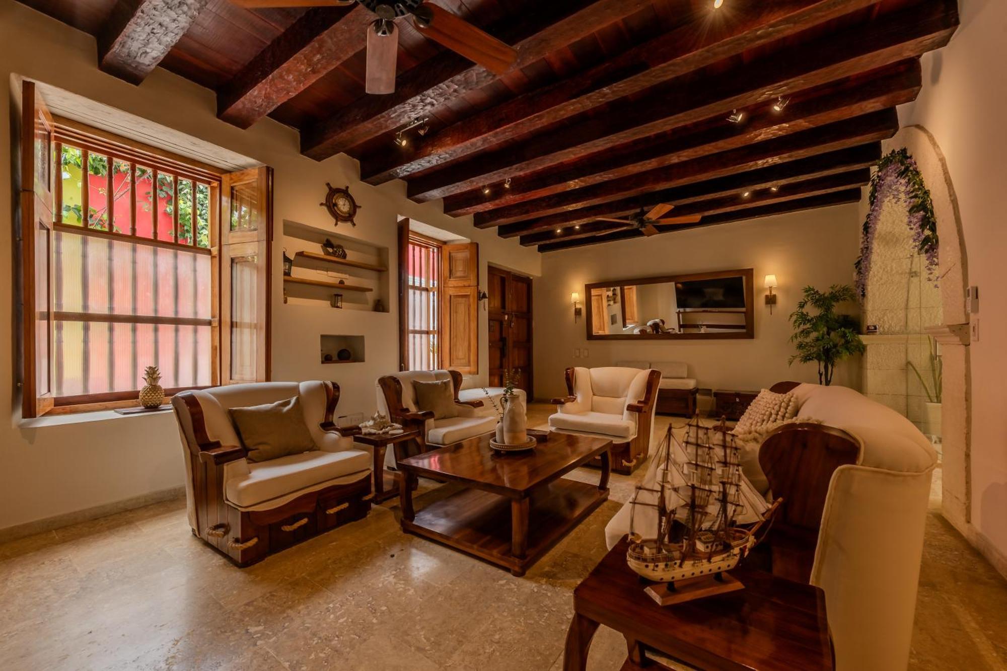Casa Romi - Spectacular House In The Center