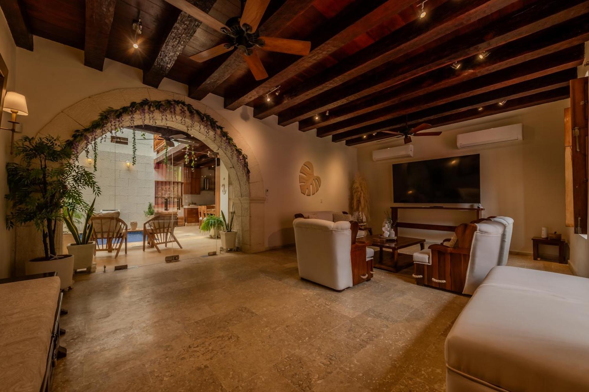 Casa Romi - Spectacular House In The Center